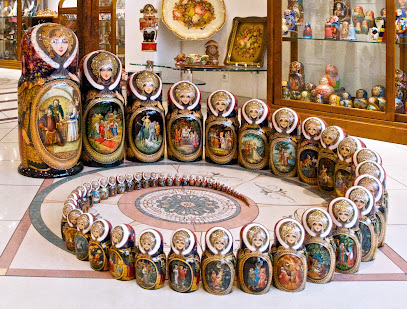 Poupées Russes Matriochka Boutique De Cadeaux à Paris 03