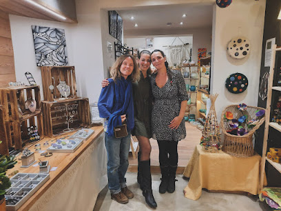 La Caverne Aux Merveilles Embrun Boutique De Cadeaux à Embrun