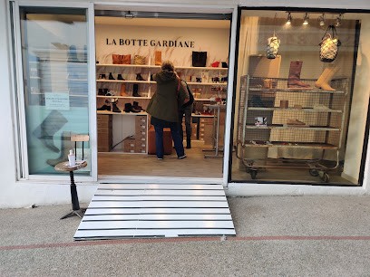 ÉBÈNE, Boutique de Cadeaux à Saintes-Maries-de-la-Mer